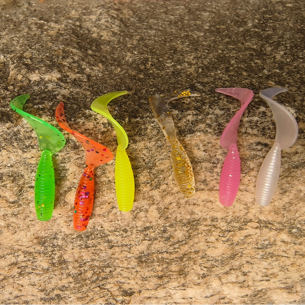 50 قطعة طعم صيد ناعم بذيل منحن - مراجعة Fishing Equipment For Trout وسعره